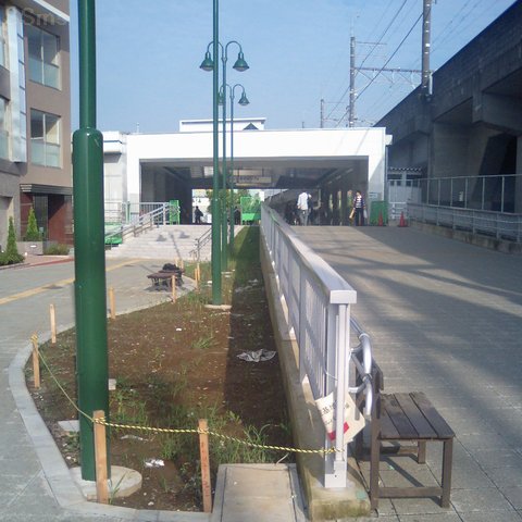 o081022-01.jpg